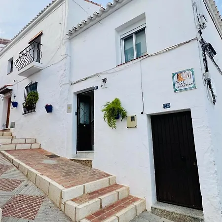 Feriehus Cozy Historical Andalusian 3br House Peachy *