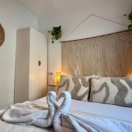 Cozy Historical Andalusian 3br House Peachy Feriehus *