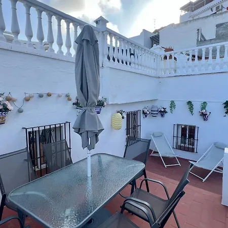 Feriehus Cozy Historical Andalusian 3br House Peachy